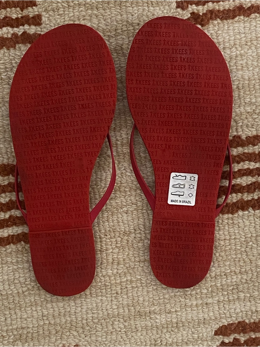 TKEES Lily Pigments Red Slim-Strap Flip Flop Sandals - Picture 5 of 5